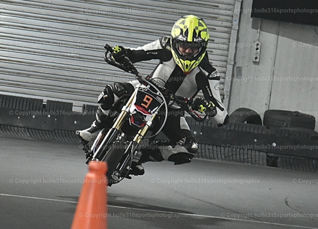 DSC_0300 | Sportfotografie , Motorsport, Motoross, Reitsport, Mointainbike, Enduro,
Landschaft , Outdoor, Eventfotografie, Landschaft, Bilder online bestellen - Realisiert mit Pictrs.com