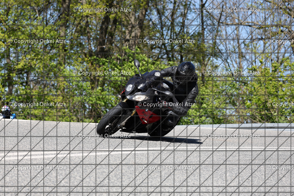 IMG_7361 | Fotograf am Kyffhäuser. Onkel Atze. Kyffhäuser Rennstrecke. Café36. Motorsportfotografie. - Realisiert mit Pictrs.com
