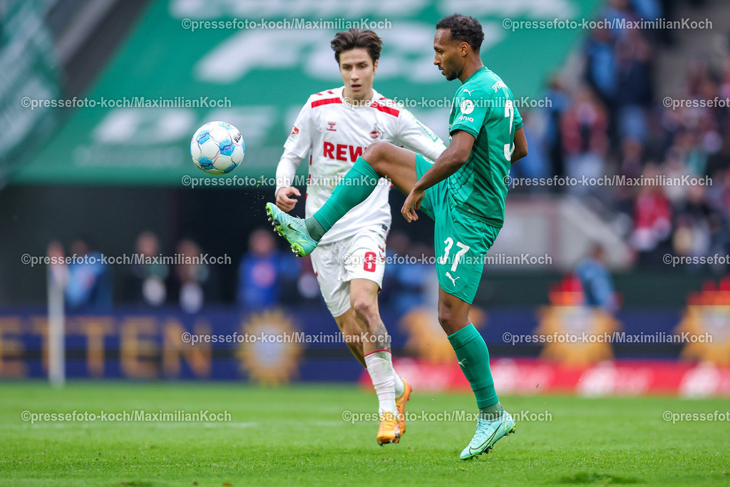 Koe09112401097 | 09.11.2024, 1. FC Köln - SpVgg Greuther Fürth, 2. Fußball Bundesliga, RheinEnergieSTADION, Saison 2024 2025: Denis Huseinbasic (1.FC Köln #8) gegen Julian Green (Greuther Fürth #37)DFB regulations prohibit any use of photographs as image sequences and or quasi-video.