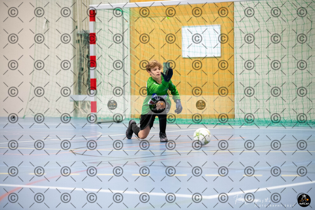 20241130_FCR-Hallenturnier-D-4_004 | Sport und Naturfotografie von Roberto Esposito zeigt echte Momente Bewegung und die Schönheit der Natur. Ausdrucksstarke Bilder schaffen Emotionen.