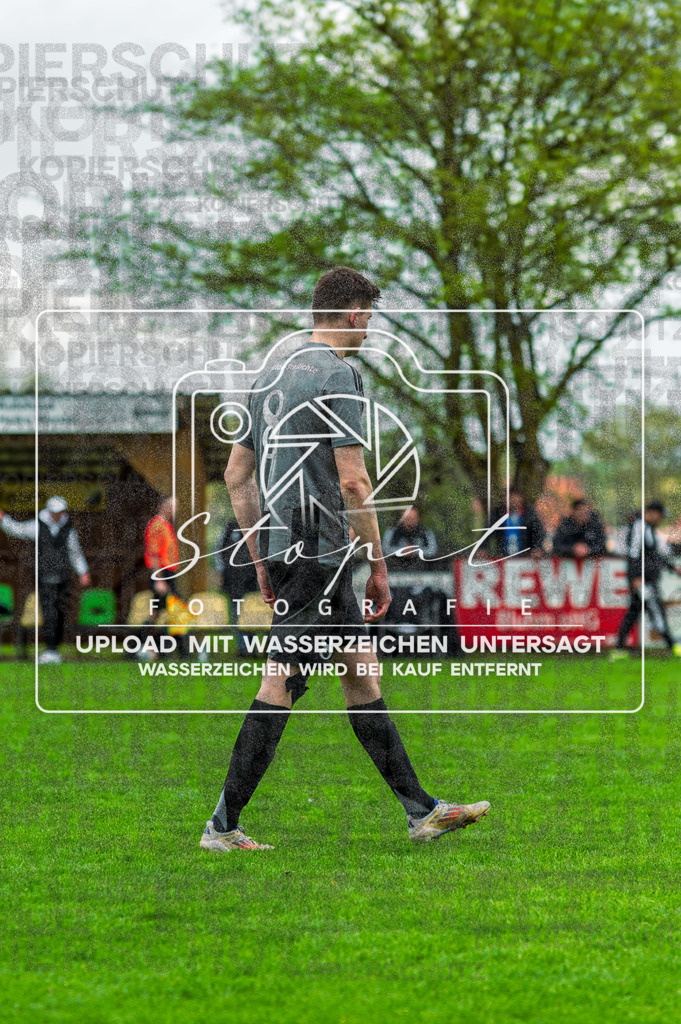 DZC_0734-Verbessert-RR | Simon Twiefel (FG Fulde-Stellichte #08) beim Herren Kreisliga HK Spiel zwischen FG Fulde-Stellichte und TSV Wietzendorf im Fulder Zentralstadion, Fulde (Simon Paul Stopat) - Realisiert mit Pictrs.com
