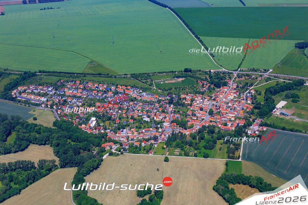 Die Luftaufnahme Taubach - Weimar wurde vom UL-Flugzeug (keine Drohne) aus fotografiert.Hohe Druck- Auflösung-die Geschenkidee!