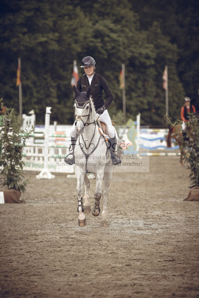 20240530-DOS_5265 | Entdecke hochwertige Reitturnierfotos von Foto Oger. Professionell, emotional und authentisch – jetzt Lieblingsmomente im Shop bestellen.Deutschlandweite Turnierfotografie. - Realisiert mit Pictrs.com