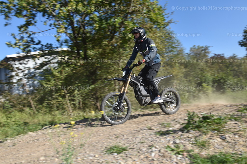 DSC_0114 | Sportfotografie , Motorsport, Motoross, Reitsport, Mointainbike, Enduro,
Landschaft , Outdoor, Eventfotografie, Landschaft, Bilder online bestellen - Realisiert mit Pictrs.com