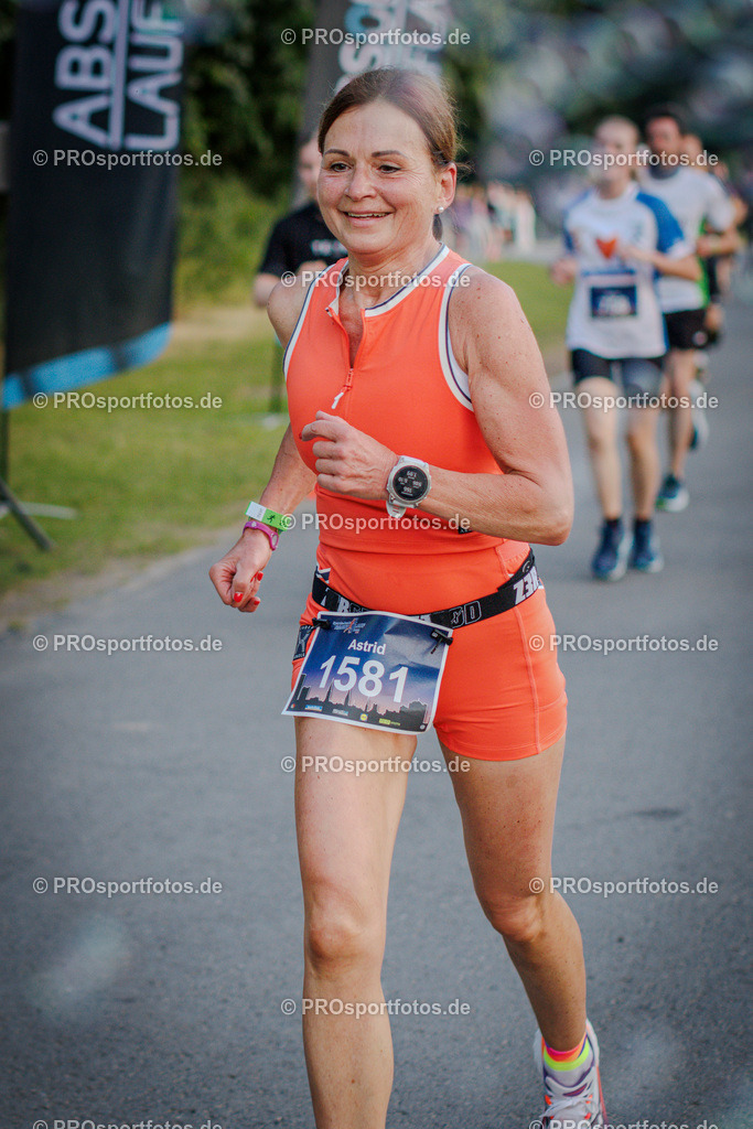 Sparda-Bank Nachtlauf Bonn; Bonn, 18.06.2025 | Impressionen vom Sparda-Bank Nachtlauf Bonn am 18.06.2025 in Bonn (Nordrhein-Westfalen). 