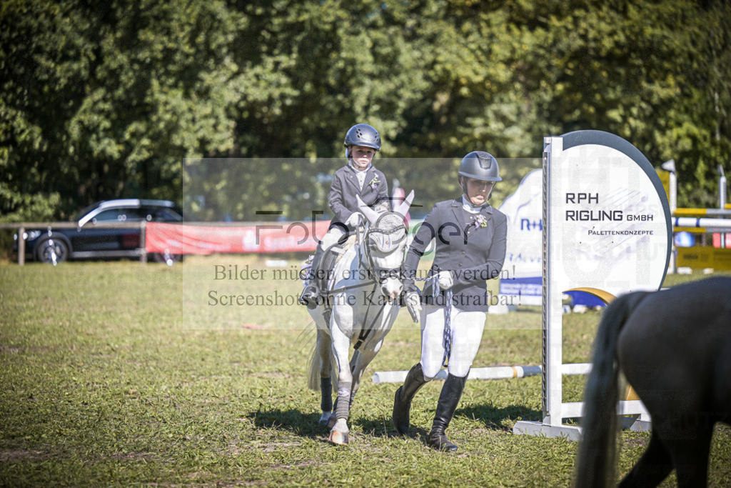 DOS_0091 | Entdecke hochwertige Reitturnierfotos von Foto Oger. Professionell, emotional und authentisch – jetzt Lieblingsmomente im Shop bestellen.Deutschlandweite Turnierfotografie. - Realisiert mit Pictrs.com