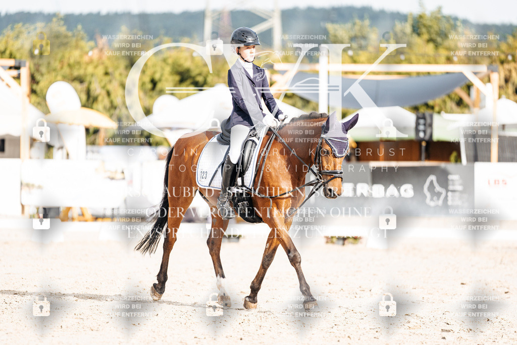 CK904356 | Turnierfotografie Pferdefotografie Trier Rheinland-Pfalz Pferdesport Reitsport Tierfotografie Sportfotografie Pferdevideo Pferdevideografie Equestrianvideography equestrianphotography  - Realisiert mit Pictrs.com