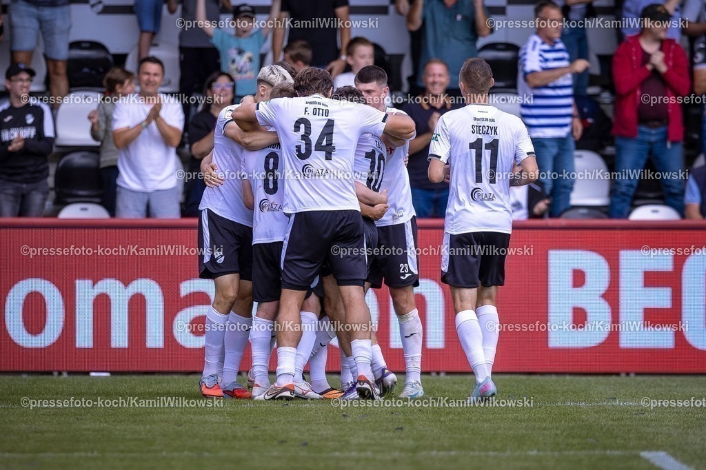 xKWIx30082502028 | 30.08.2025, xkwix, Fußball, Liga3, SC Verl - MSV Duisburg, Sportclub Arena: Torjubel nach dem Tor zum 2:0 durch Timur Gayret (SC Verl #30) 