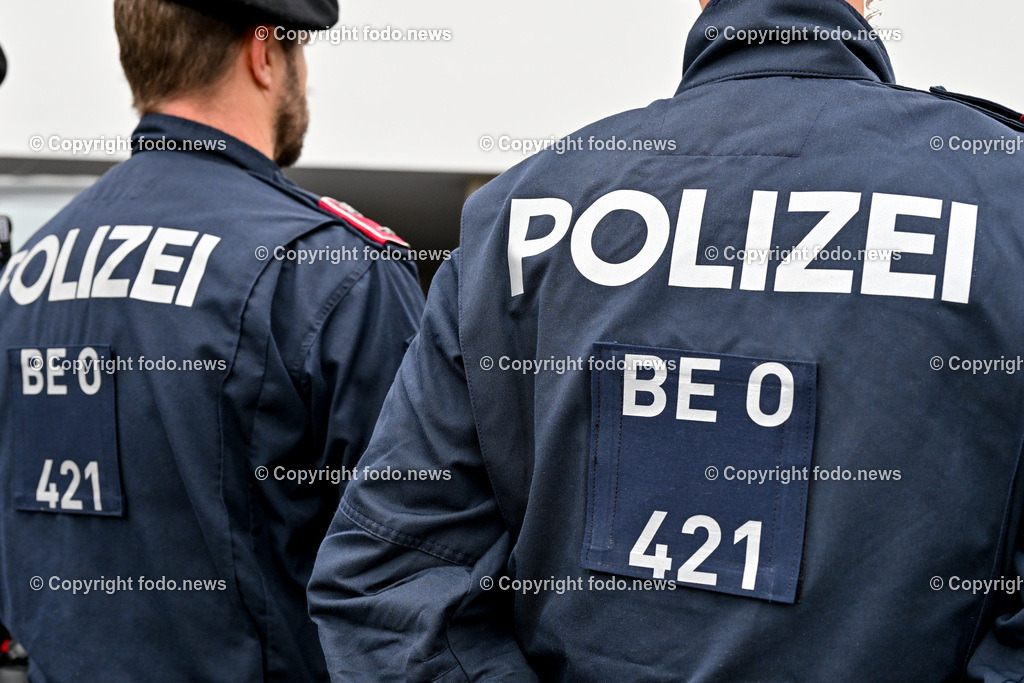 Landespolizeidirektion Ooe_ Pressekonferenz Sicherheitsbudget 2024_ 24.10.2023-21 | 24.10.2023, Landespolizeidirektion Oberoesterreich, AUT, Pressekonferenz Sicherheitsbudget 2024, im Bild Polizei, Polizeibeamte, Polizisten,Polizistin, Uniformierte