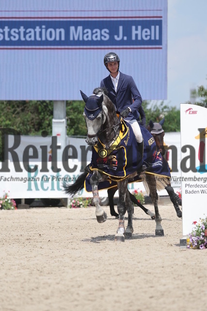 Weilheim_2024_Goldenes Band_Landeschampionatsehrung (44) | Alle Fotos der Reiterjournal Fotografin Doris Matthaes im Reiterjournal Online-Fotoshop. - Realisiert mit Pictrs.com