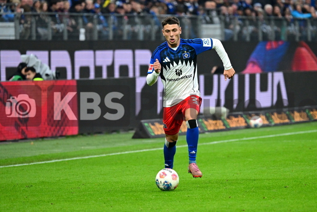 KBS Picture_HSV-Wolfsburg_043 | Mikelbrencis William (HSV) ,Sportplatz :  Volksparkstadion, - Realisiert mit Pictrs.com