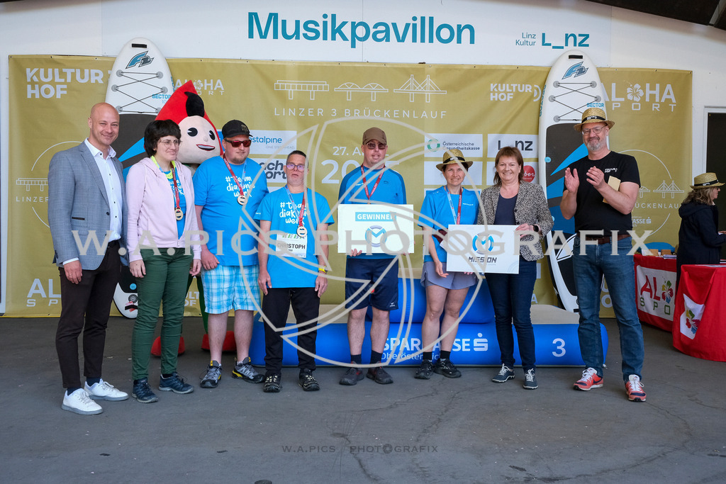 ..... | LINZ,AUSTRIA,27.April 24, Int. 3 Brückenlauf Linz  , Image shows: Photo: WAPICS / Michael ring