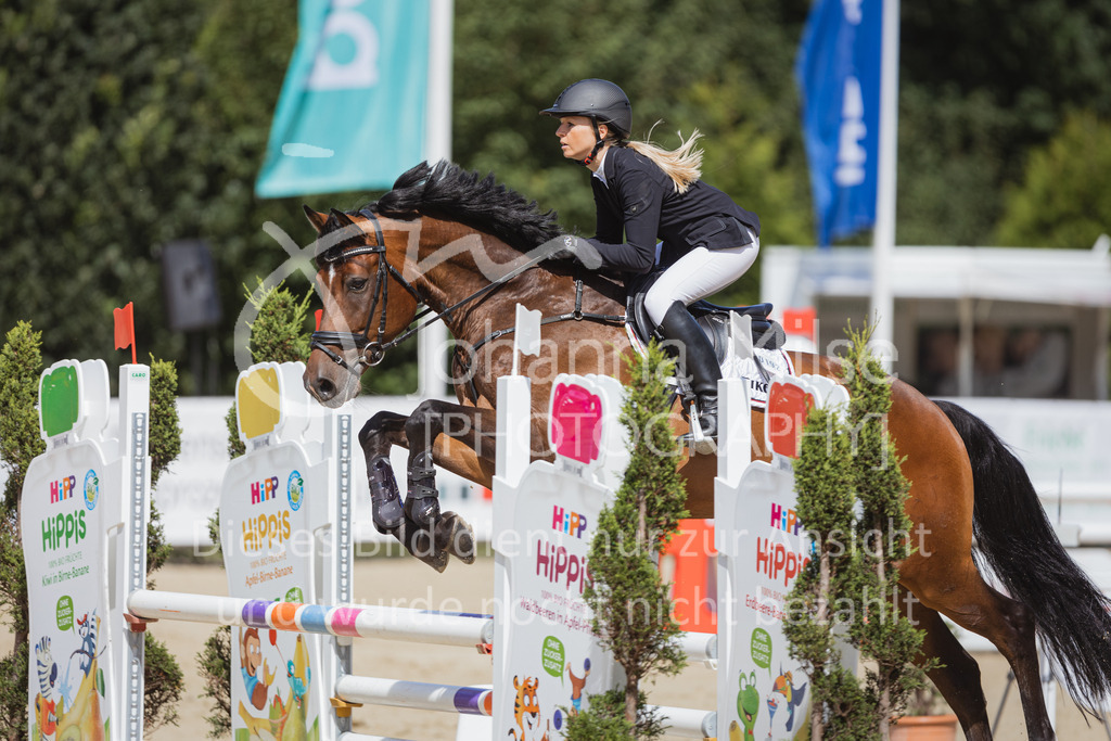 220728_BHO_RegioTour_A-Spr_Reiter-245 | Deine schönsten Turniermomente als professionelle Fotos! Entdecke hochwertige Pferdesport-Fotografie im Online-Shop. Jetzt Fotos finden & bestellen!