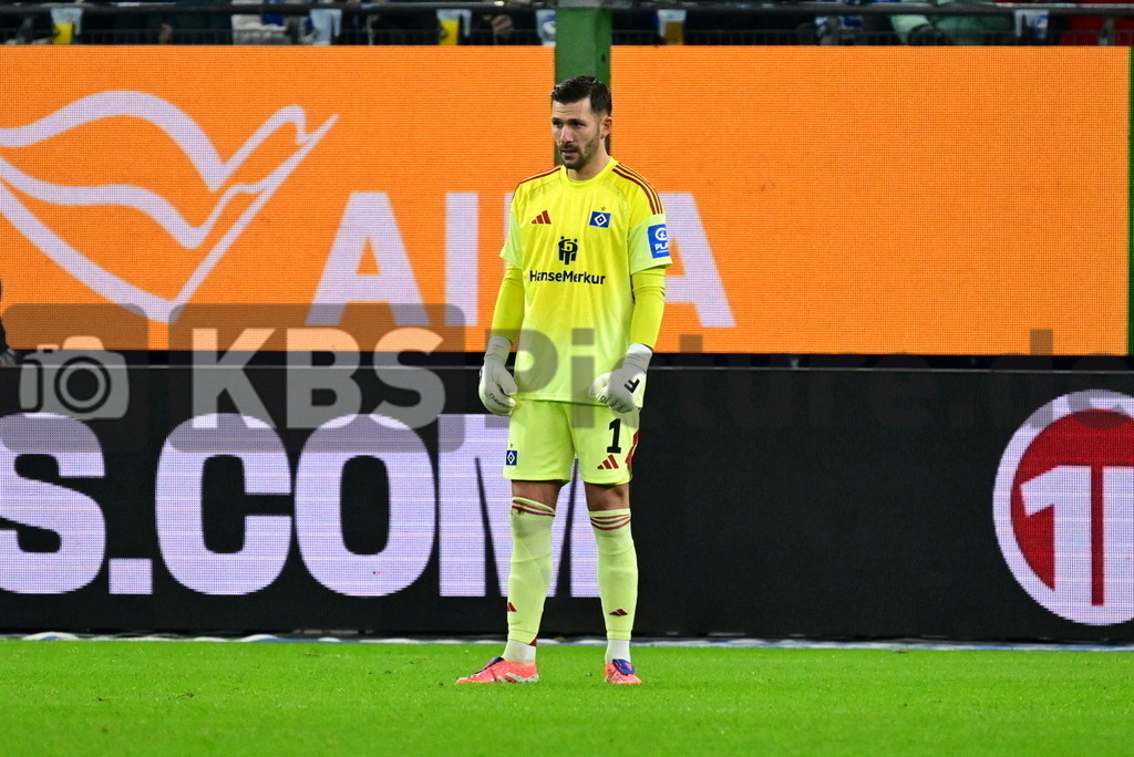KBS Picture_HSV-Stuttgart_048 | Heuer Fernandes Daniel (HSV) muss den Gegentreffer erst mal verdauen ,Sportplatz :  Volksparkstadion, - Realisiert mit Pictrs.com