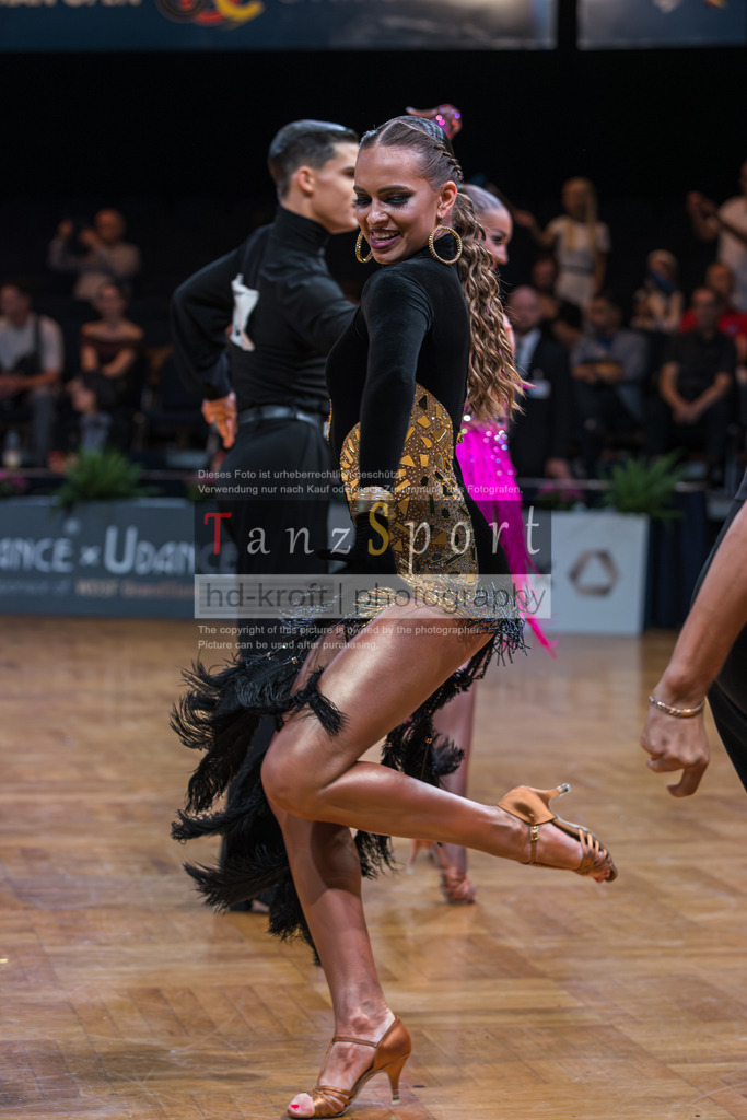 20250820_WDSF Open Lat Youth_2699 | Tanzsportbilder, Standardtanz, Lateintanz, WDSF, DTV, LTVB, dancecomp, goc, hessen tanzt, blaues band der spree, walzer, tango, wiener walzer, slowfox, quickstepp, samba, rumba, cha-cha-cha, paso doble. jive, hd-kroft photography, turniertanzsport