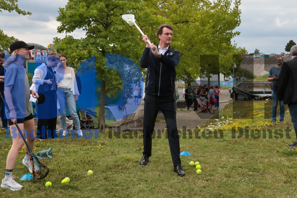 SES_TTG3X320250717-170 | bond - Realisiert mit Pictrs.com