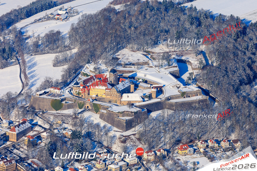 Die Luftaufnahme der Stadt Kronach wurde vom UL-Flugzeug heraus erstellt ( keine Drohne )- hohe Auflösung für beste Qualität