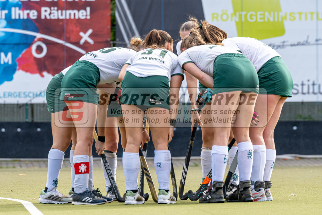 SFE_20231021_0090 | Deutsche Meisterschaft Weibliche U16 Halbfinale Uhlenhorst Mülheim - Berliner HC am 21.10.2023 in Köln (Düsseldorfer Hockeyclub 1905 e.V.), Photo: Stephan Fehrmann 2023 (Sports-Gallery)
