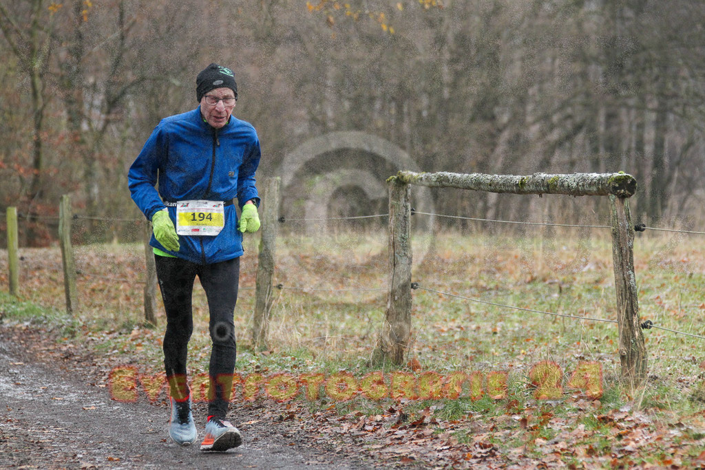 221211_1421_EV4_5608 | Sportfotografie im Rhein-Sieg Kreis, Köln, Bonn, NRW, Rheinland Pfalz, Hessen, etc. Unser Tätigkeitsfeld umfasst den Laufsport vom Volkslauf über den Marathon, Duathlon, Triathon bis zum Ultralauf wie Kölnpfad Ultra oder Schindertrail.