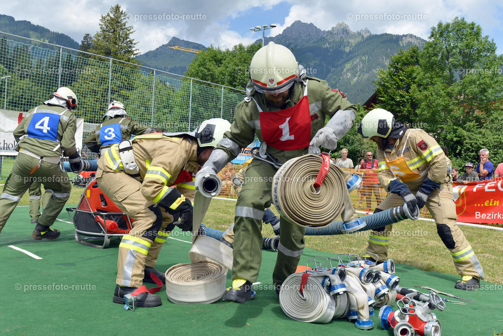 06-news-2022-Juli09-FF-Nassleistungsbewerb-Hoefen-nik-WTV_3478 | Info aus dem Bezirk Reutte/Ausserfern Tirol sowie eine umfangreiche Bilddatenbank über die gesamte Region: Lechtal, Talkessel Reutte, Tannheimertal, Zwischentoren. Lech, Plansee, Zugspitze, Grenztunnel, B179, Fernpassstraße, Verkehr, Lawinen, Tradition, - Realisiert mit Pictrs.com