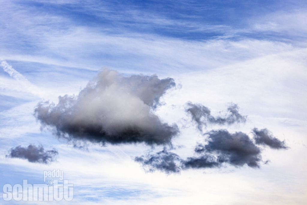 PS-Wolken-2026-17 | Entdecke die größte Bildgalerie der Region mit Fotografien aus dem Allgäu, der Bodenseeregion, Oberschwaben, dem Donautal und der Schwäbischen Alb. Landschaften, Luftaufnahmen und Reisefotografie als Wandbild und Fotokunst. - Realisiert mit Pictrs.com