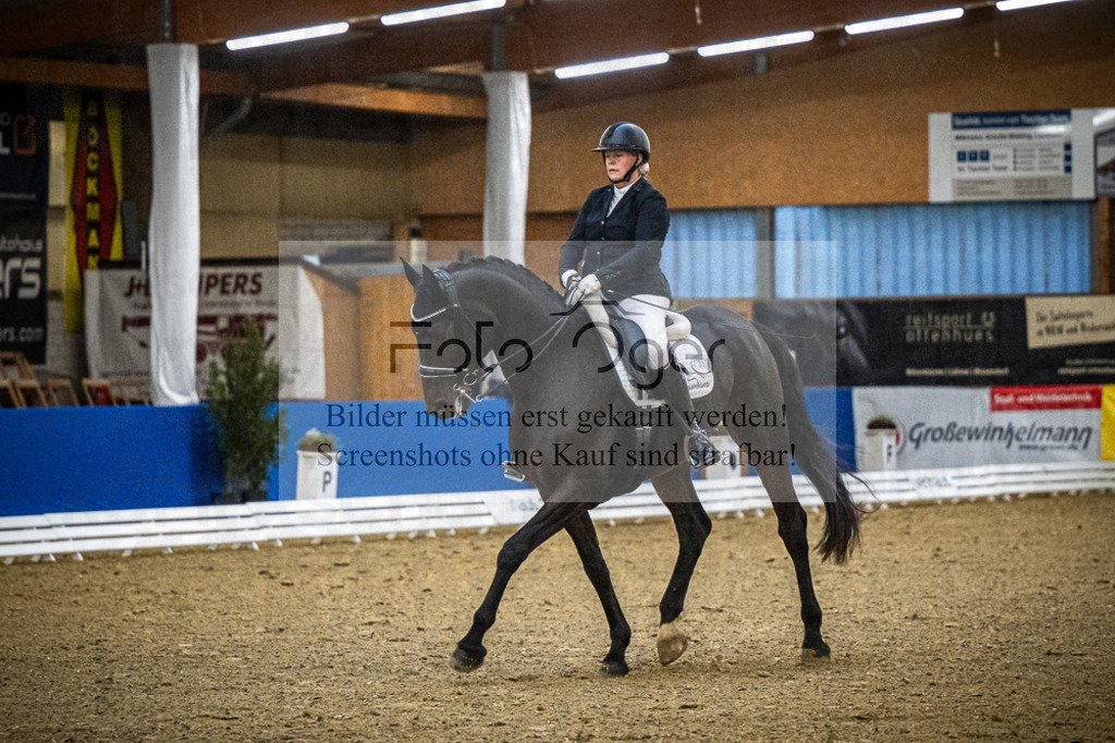 DOS_0077 | Entdecke hochwertige Reitturnierfotos von Foto Oger. Professionell, emotional und authentisch – jetzt Lieblingsmomente im Shop bestellen.Deutschlandweite Turnierfotografie. - Realisiert mit Pictrs.com