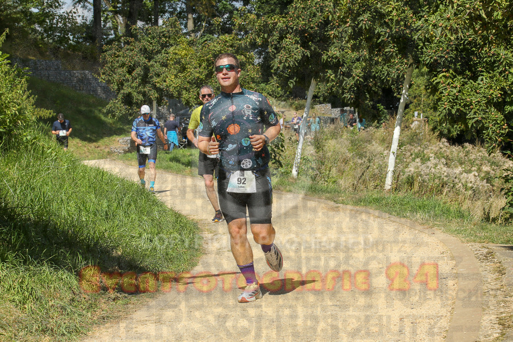 250824_1231_EX1_9613 | Sportfotografie im Rhein-Sieg Kreis, Köln, Bonn, NRW, Rheinland Pfalz, Hessen, etc. Unser Tätigkeitsfeld umfasst den Laufsport vom Volkslauf über den Marathon, Duathlon, Triathon bis zum Ultralauf wie Kölnpfad Ultra oder Schindertrail.