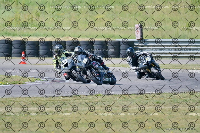 26BT02-0462 | markuskiefer.com - Realisiert mit Pictrs.com