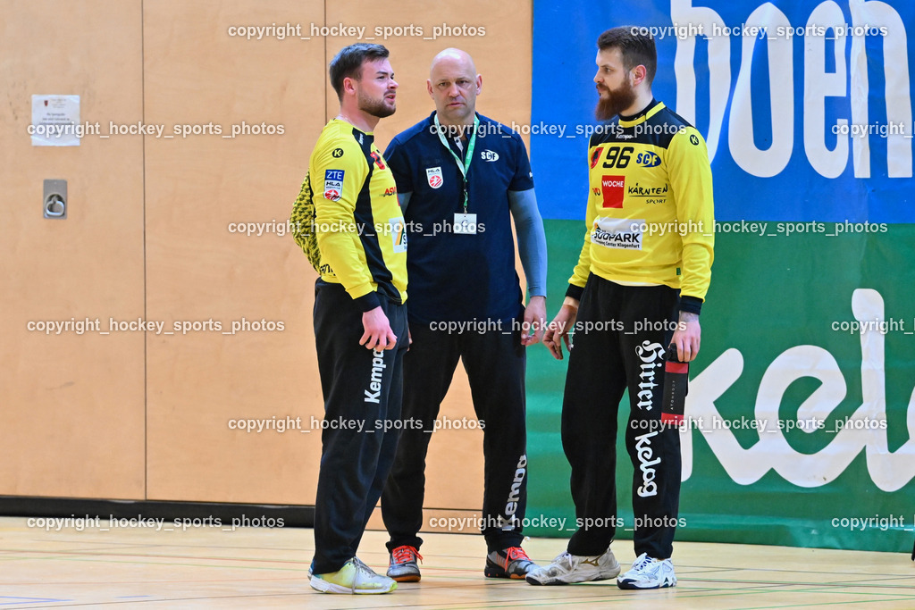 SC Ferlach vs. HSG Bärnbach/Köflach 30.3.2024 | #33 STRIEBNIG Florian SC Ferlach, Tormanncoach SC Ferlach MIKLIN Gerald, #96 KONECNY Micha Martin SC Ferlach, SC Ferlach vs. HSG Bärnbach/Köflach 30.3.2024, SC Ferlach vs. HSG Bärnbach/Köflach am 30.03.2024 in Ferlach (Ballspielhalle Ferlach), Austria, (Photo by Bernd Stefan)