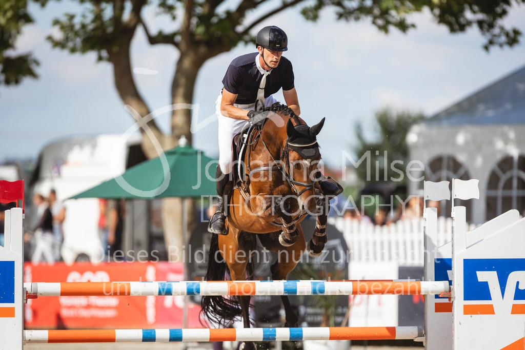 240711_BHO_M1-Spr-1-638 | Deine schönsten Turniermomente als professionelle Fotos! Entdecke hochwertige Pferdesport-Fotografie im Online-Shop. Jetzt Fotos finden & bestellen!