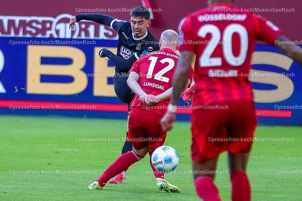 Due01022501029 | 01.02.2025, Fußball, Fortuna Düsseldorf - SSV Ulm 1846, 2.. Fußball Bundesliga, 20. Spieltag, Merkur Spiel-Arena, Saison 2024 2025: Torschuss Aaron Keller (SSV Ulm #16) trifft zum 1:1 Tor TrefferDFB regulations prohibit any use of photographs as image sequences and or quasi-video.