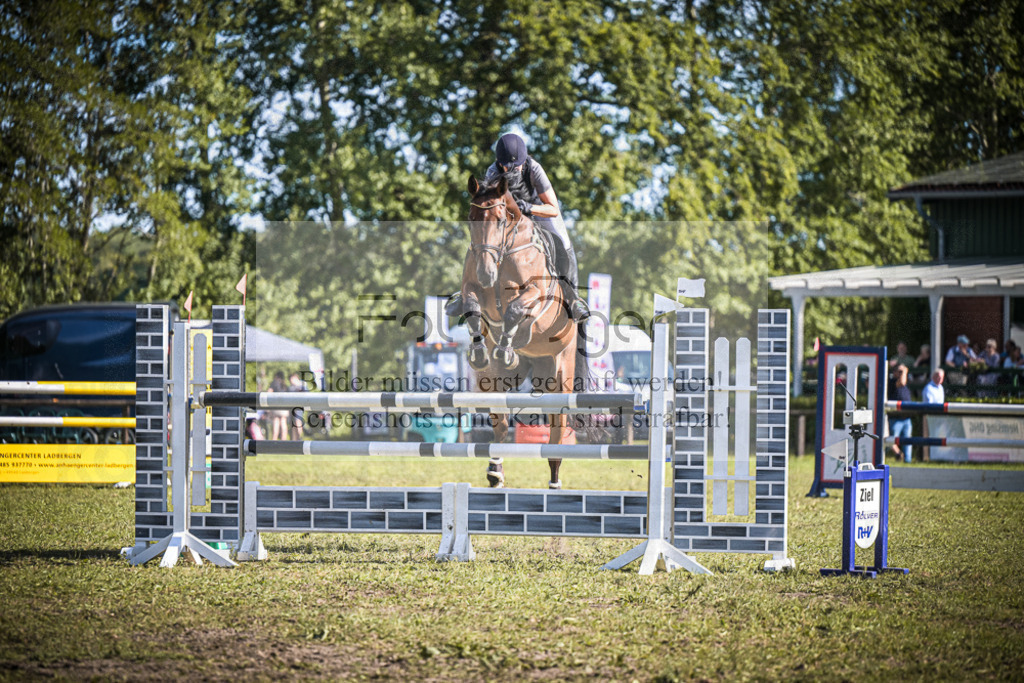 DOS_1067 | Entdecke hochwertige Reitturnierfotos von Foto Oger. Professionell, emotional und authentisch – jetzt Lieblingsmomente im Shop bestellen.Deutschlandweite Turnierfotografie. - Realisiert mit Pictrs.com