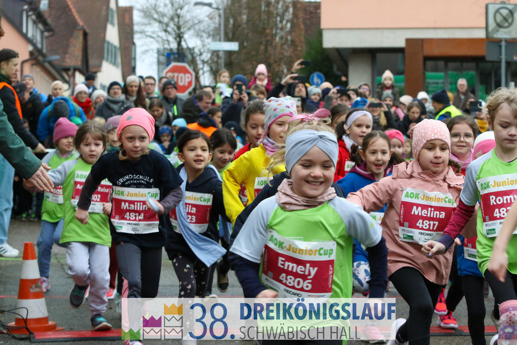 400m AOK Junior Cup | 3 Koenigslauf 2024 400m AOK Junior Cup - Realisiert mit Pictrs.com