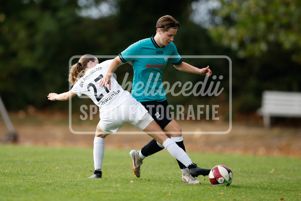 Fußball I Frauen I Westfalenpokal 26-27 I DJK GW Amelsbüren - SSV Rhade  I 18867 | Kira Schwanke (27, DJK GW Amelsbüren) und Maike Sicking (22, SSV Rhade) im Zweikampf - Realisiert mit Pictrs.com