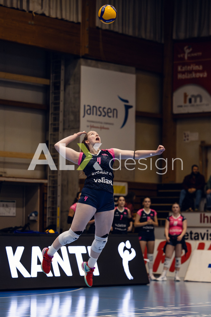 Volleyball I Frauen I Saison 2025-2026 I Volleyball NLA | Women I Round 14 I VC Kanti Schaffhausen - NLZ Volleyball Academy Zürich I 16.01.2026 | NLZ Volleyball Academy Zürich - 4 Fiona Licka (CH) – Außenangriff - Realisiert mit Pictrs.com