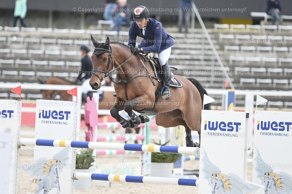 20230514_CCI4_Springen_0239 | equistock