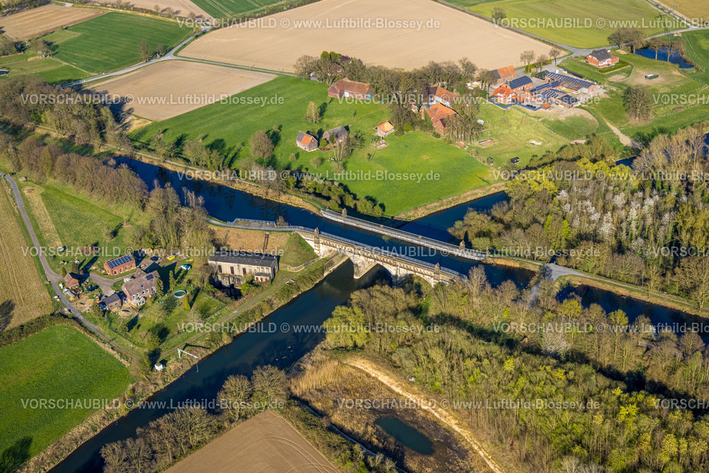 Olfen250405057 | Luftbild, Flussentwicklung und Auenentwicklung der Lippe Vogelsang, Renaturierung, Alte Kanalbrücke Fluss Lippe Alte Fahrt, NSG Lippeaue, Stadtgrenze Olfen-Datteln, Olfen-Kirchspiel, Olfen, Münsterland, Nordrhein-Westfalen, Deutschland