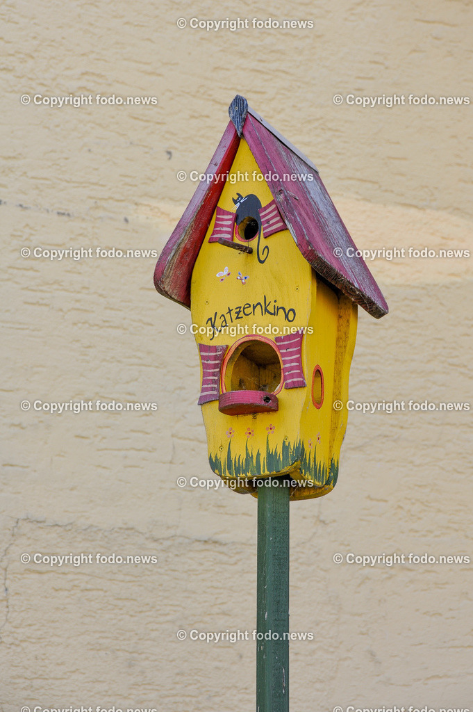 Deutschland_ Baden-Wuerttemberg_ Radolfzell am Bodensee_ 19.06.2024-3 | 19.06.2024, Deutschland, GER, Baden-Wuerttemberg, Radolfzell am Bodensee, im Bild Stadtansichten, Gebauede, Sehenswuerdigkeiten, Reise, Feature, Travel, Bodensee, SchiffEine Stadt am nordwestlichen Ufer des Untersees, einem Teilsee des BodenseesQuelle: Wikipedia