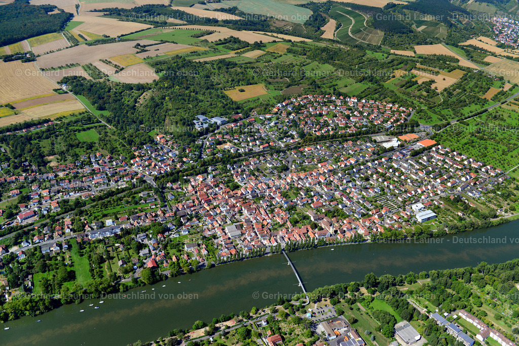 3650032 | MARGETSHöCHHEIM 31.08.2016 Stadtzentrum im Innenstadtbereich  in Margetshöchheim im Bundesland Bayern, Deutschland // The city center in the downtown area  in Margetshöchheim in the state Bavaria, Germany Foto: Gerhard Launer