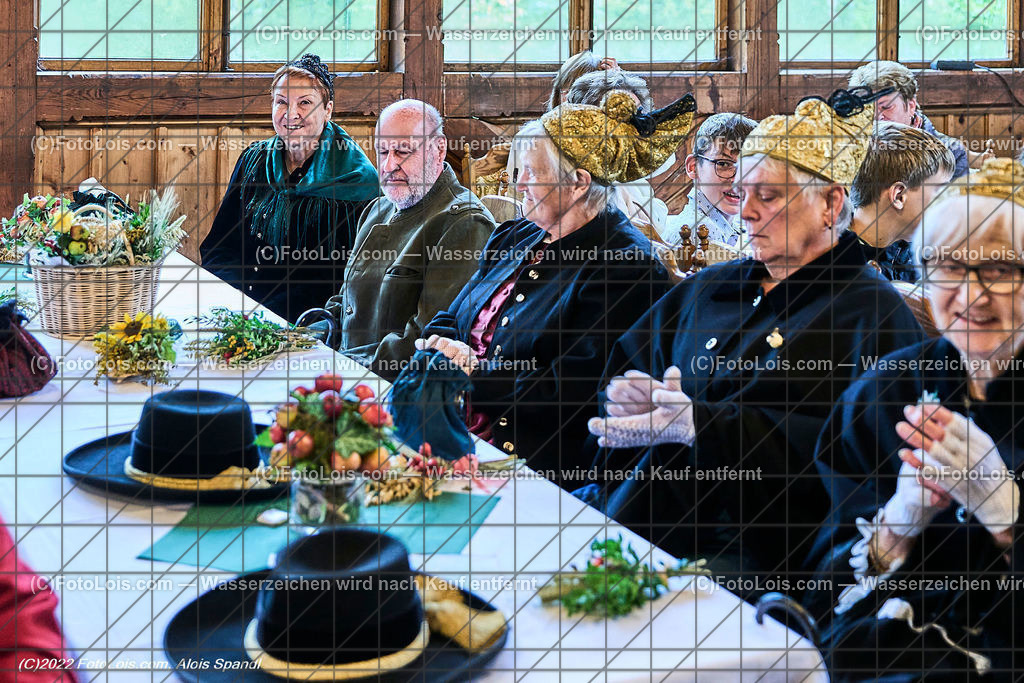 ALP0814_Erntedankfest_Lackenhof-Langau_Goldhaubengruppe | (C)FotoLois.com, Alois Spandl, ERNTEDANKFEST Lackenhof/Langau im rothschild´schen Glassalon in Langau/Maierhöfen, So 2. Okt. 2022.