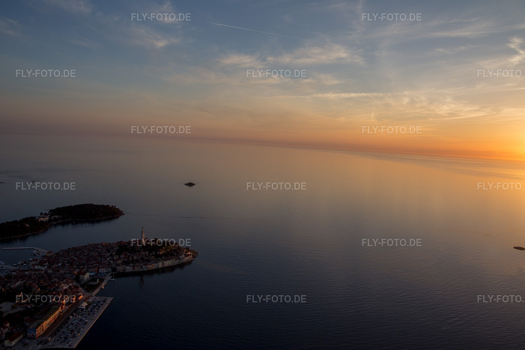Luftbild: Ortsansicht in Rovinj im Bundesland Gespanschaft Istrien in Kroatien. Foto: IMG_106188.jpg vom 13.04.2018 durch Werner Riehm/FLY-FOTO.de