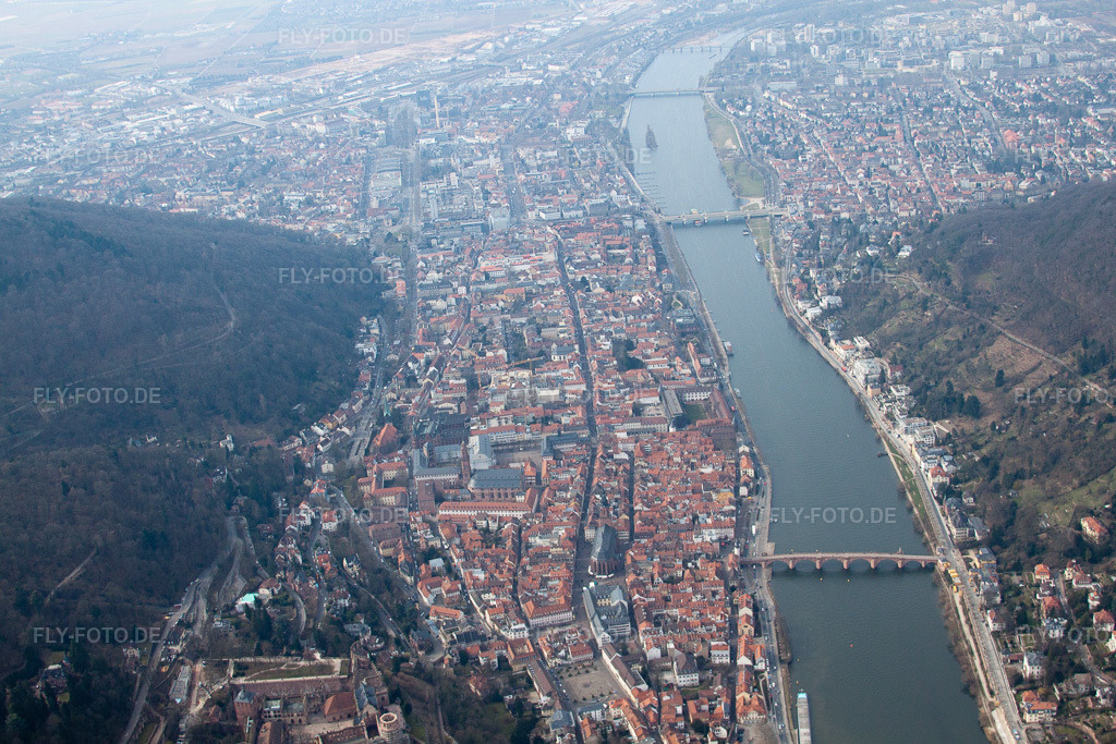 Luftbild: Altstadt im Ortsteil Kernaltstadt in Heidelberg im Bundesland Baden-Württemberg in Deutschland. Foto: IMG_37917.jpg vom 12.03.2011 durch Werner Riehm/FLY-FOTO.de