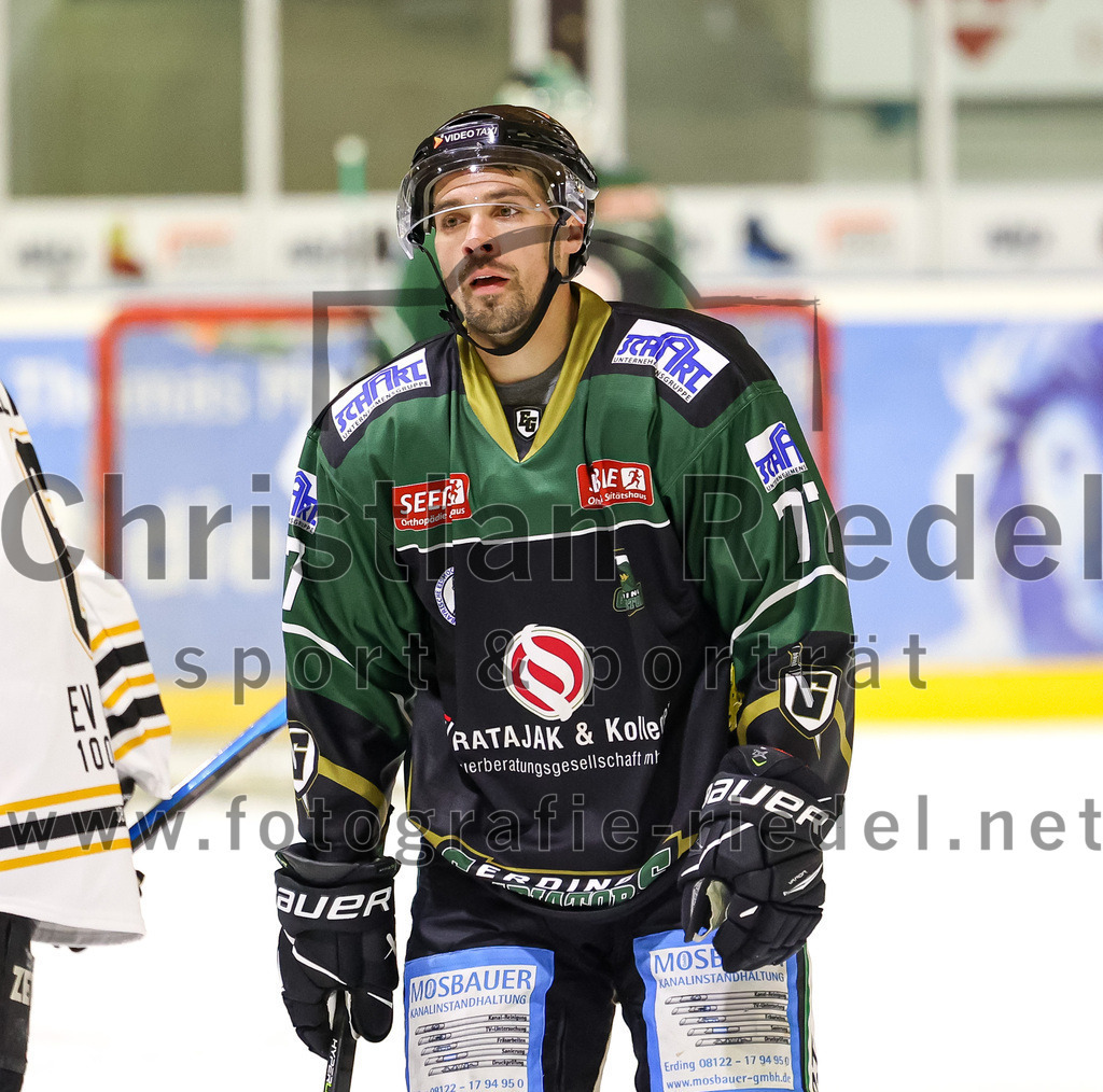 2022-09-23_079_TSV_Erding_gegen_EV_Fuessen | Erding, Deutschland, 23.09.2022:
Eishockey, Bayernliga 2022 / 2023, Testspiel, TSV Erding gegen EV Füssen, Endergebnis: 1:3

Philipp Michl (Erding Gladiators, #77)

Foto: Christian Riedel / fotografie-riedel.net