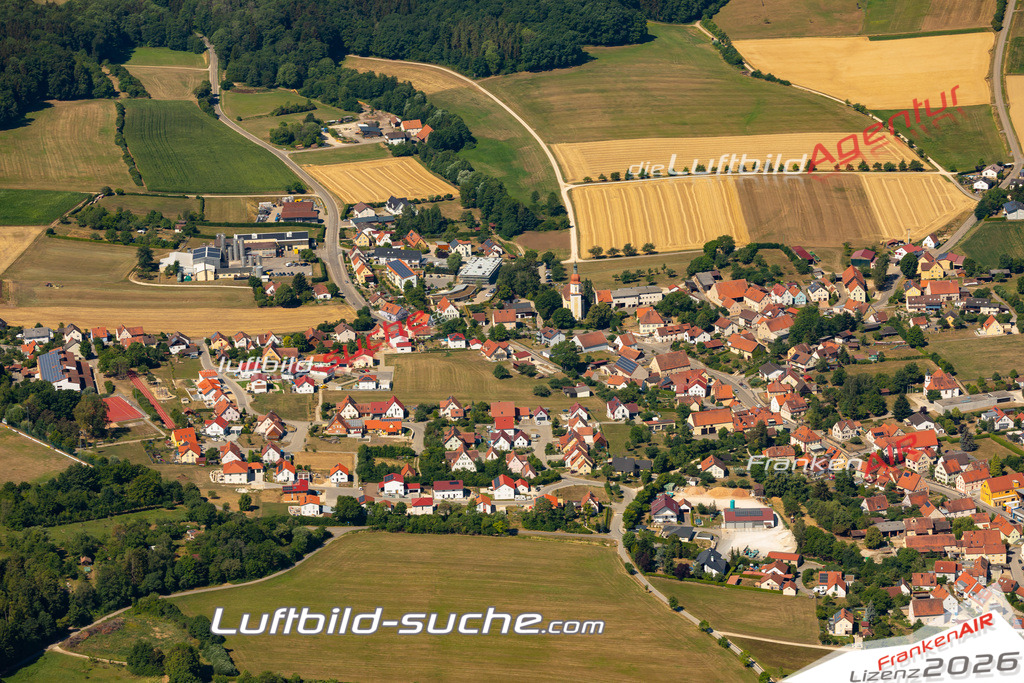 Aktuelles Luftbild von  Thalmässing - Die Luftaufnahme wurde 2022 mittels UL-Flugzeug erstellt ( keine Drohne ) - hochauflösende Kamera-Systeme von  Canon -Beste Qualität - Für grossformatige Ausdrucke geeignet. Die Geschenkidee !