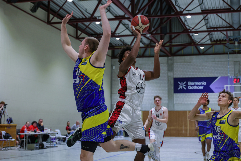 Regio BAYER GIANTS vs SV Haspe 70-52 | Fotos von Basketballspielen aus dem Raum NRW fotografiert von Gero Mueller-Laschet und Daniel Schaefer - Realisiert mit Pictrs.com