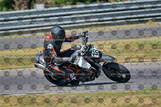 26bt04-1011 | markuskiefer.com - Realisiert mit Pictrs.com