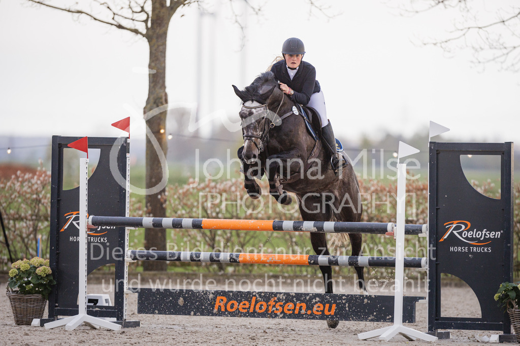 230426_HofSosath_SprPf-L-g-702 | Deine schönsten Turniermomente als professionelle Fotos! Entdecke hochwertige Pferdesport-Fotografie im Online-Shop. Jetzt Fotos finden & bestellen!