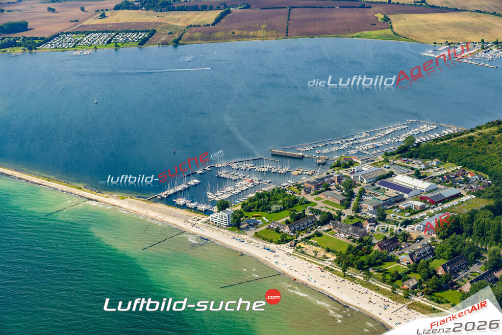 Luftbild der Stadt Großenbrode - Das Luftbild wurde 2025 vom UL-Flugzeug heraus erstellt ( keine Drohnenaufnahme ) - Hochauflösende Luftaufnahme - für Wandbilder und großformatige Ausdrucke geeignet. Das besondere Geschenk!Hier alle&nbsp;Infos zur Lizenzierung der LuftaufnahmeWir fliegen auch dieses Jahr wieder in Ihre Region um Luftbilder zu erstellen.- Luftbild anfragen