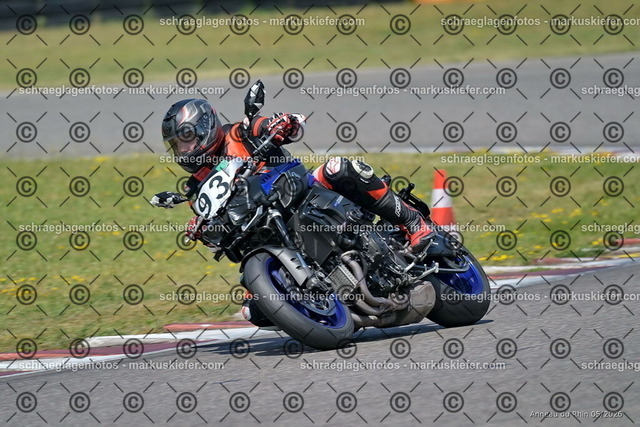 26BT02-2082 | markuskiefer.com - Realisiert mit Pictrs.com