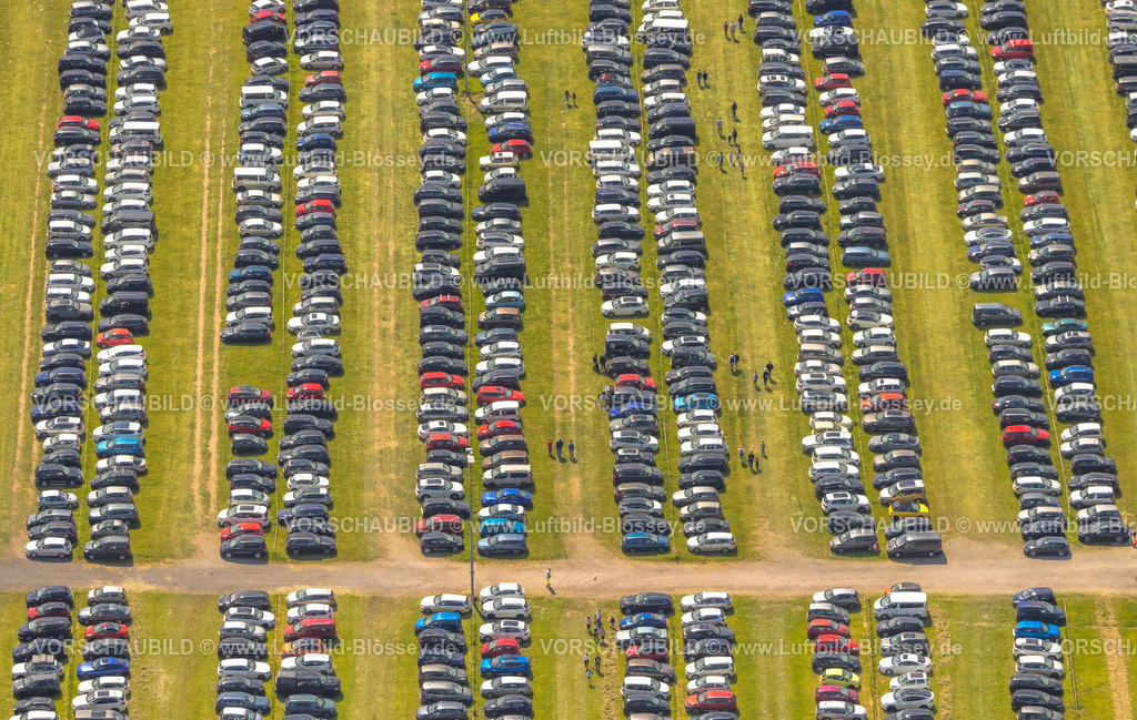 Bottrop230510207Kirchhellen | Luftbild, Parkplätze am Movie Park Germany, Freizeitpark zum Thema Film, Kirchhellen-Nord-Ost, Bottrop, Ruhrgebiet, Nordrhein-Westfalen, Deutschland